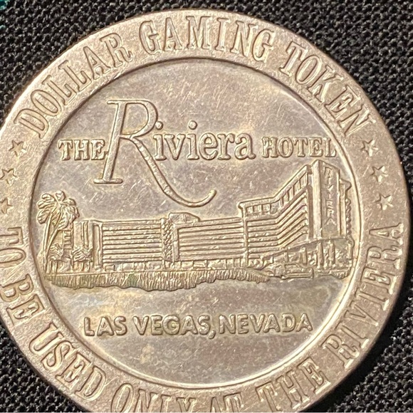 The Riviera Hotel 1966 Dollar Gaming Token Las Vegas - Picture 2 of 7